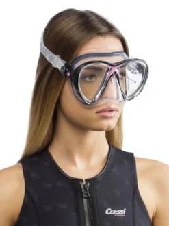 Cressi Big Eyes Evolution Mask -Dive Roam Cressi Big Eyes Evolution Mask Clear Black Pink on Face Female Side a10aa9fe f845 4ea3 9197 d8f6efed58ba