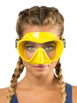 Cressi F1 Mask -Dive Roam Cressi F1 Mask Yellow on face