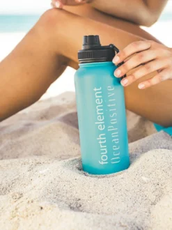 Fourth Element Gulper Insulated Water Bottle (900ml / 32oz) -Dive Roam Fourth Element Gulper Insulated Water Bottle 900ml 32oz Lifestyle Beach