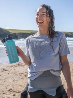 Fourth Element Gulper Insulated Water Bottle (900ml / 32oz) -Dive Roam Fourth Element Gulper Insulated Water Bottle 900ml 32oz Lifestyle Smile