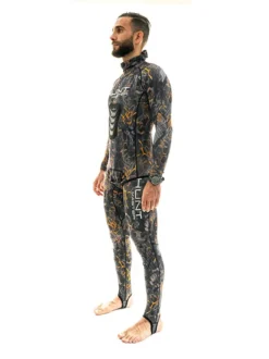 Huntmaster Hooded Spearfishing Rashguard 2-Piece Camo Suit Unisex -Dive Roam Huntmaster Hooded Spearfishing Rashguard 2 Piece Suit with Chest Pad Camo Unisex Blaze Side