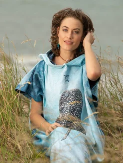 Ocean Armour Whale Shark Poncho -Dive Roam Ocean Armour Whale Shark Poncho Lifestyle Femake Front